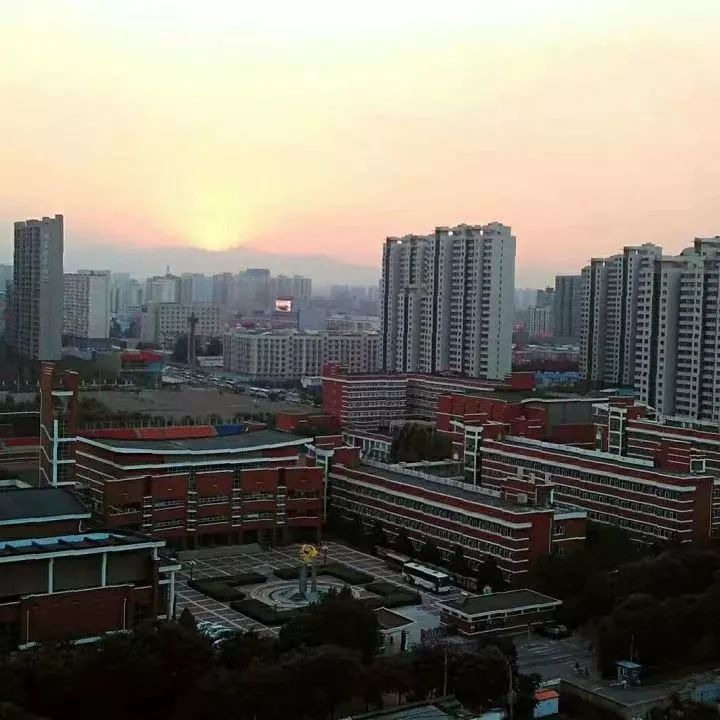 北京丰台十二中丽泽国际学校,北京丰台十二中一本211率