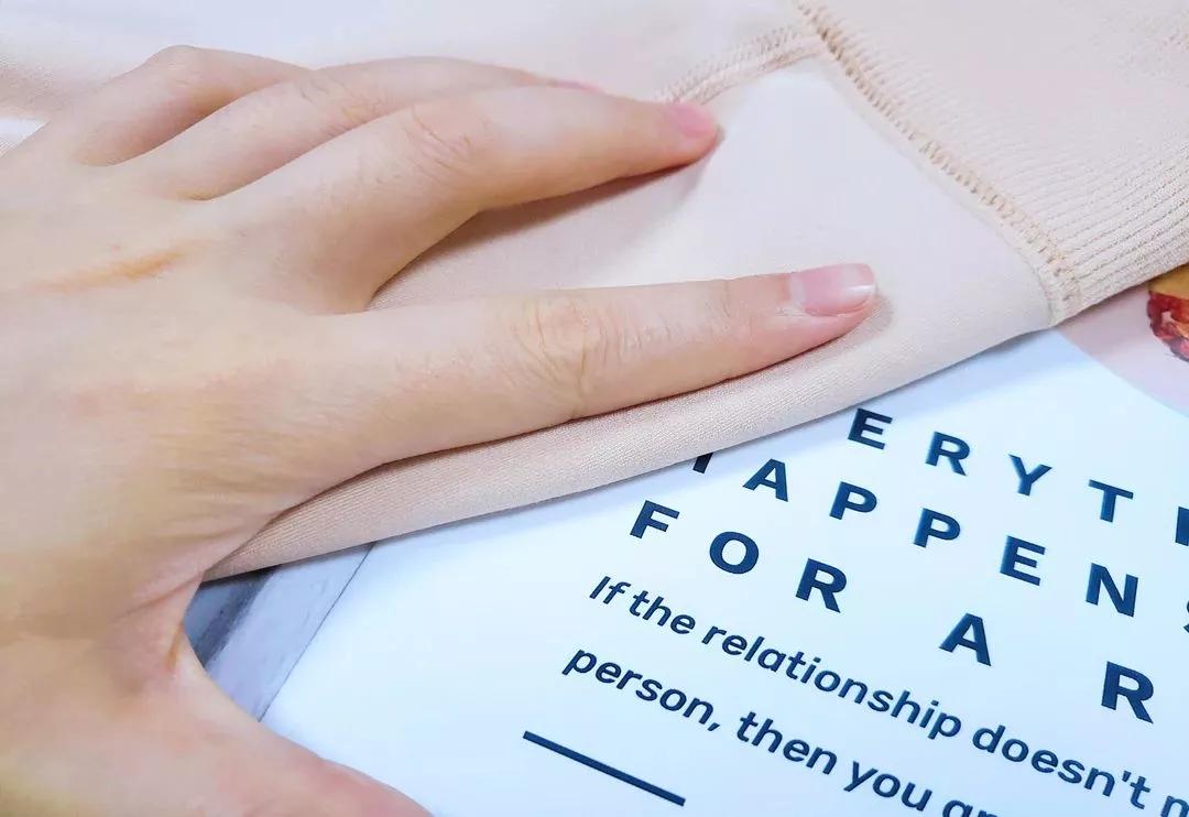 降温了!日本女星穿上了“光腿神器”,加绒保暖还时尚