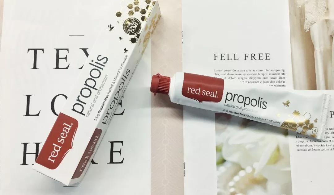 李佳琦给高晓松涂了口红，“美”得不像话？！不过牙齿是真的白