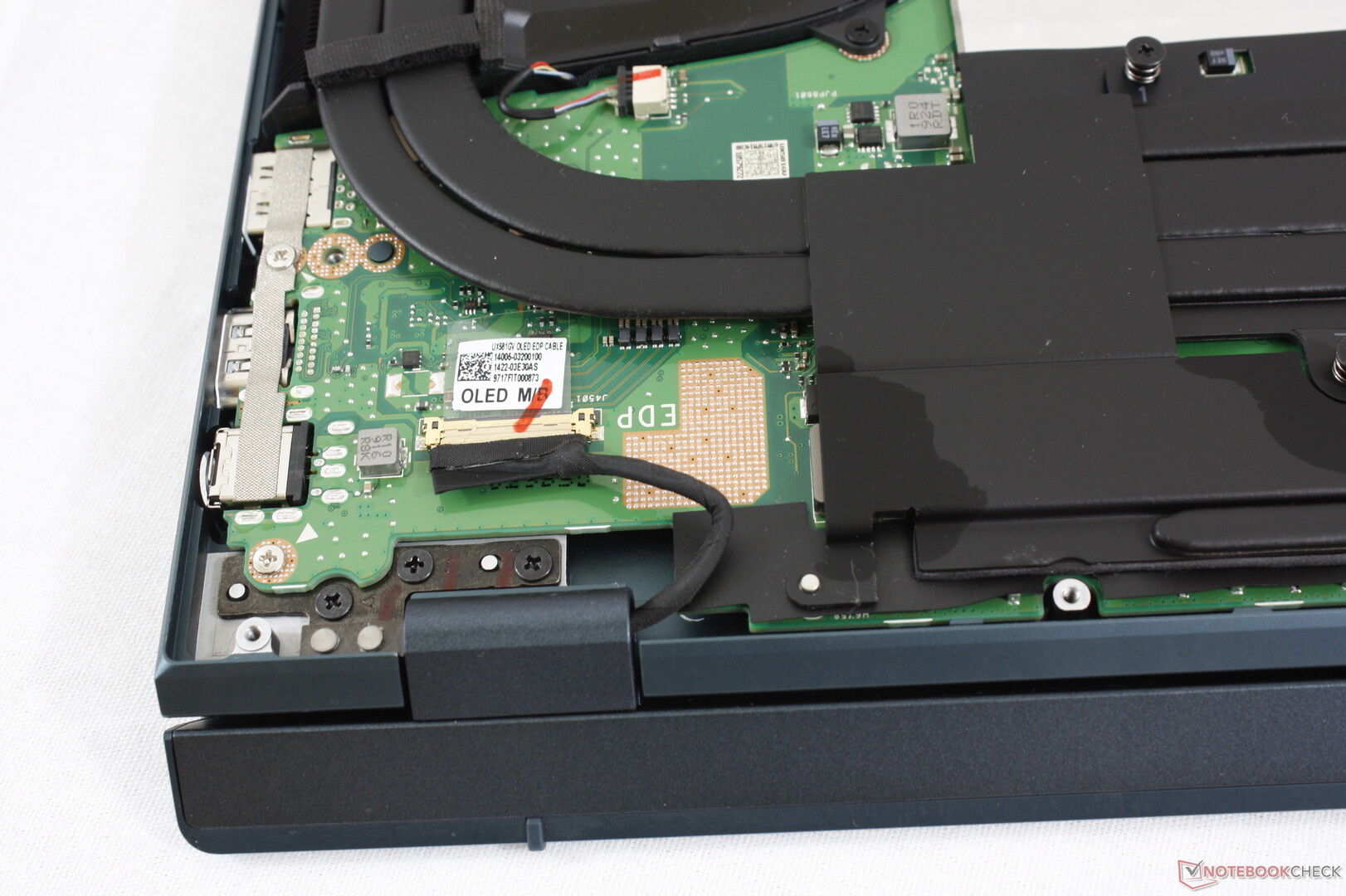 华硕ZenBookProDuoUX581笔记本测评——打了激素的Zenbook