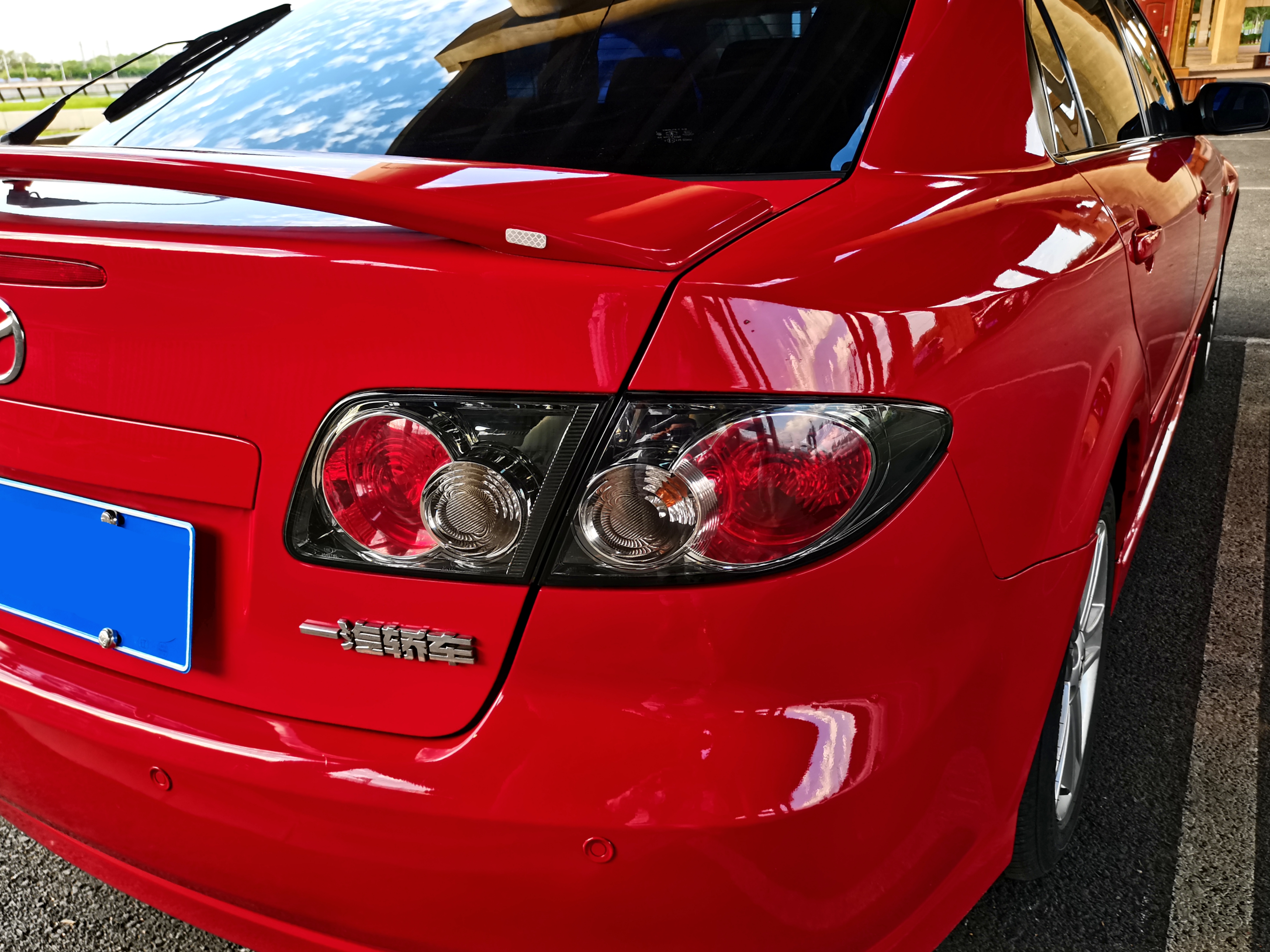 亮黑马自达6,亮灰马自达六