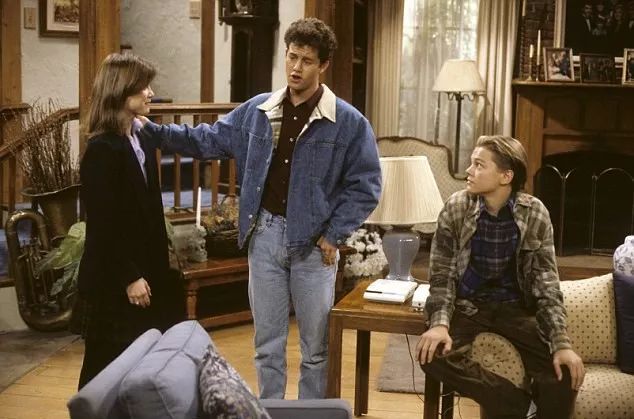 成长的烦恼美剧原版在线看,经典美剧《成长的烦恼》国语版01