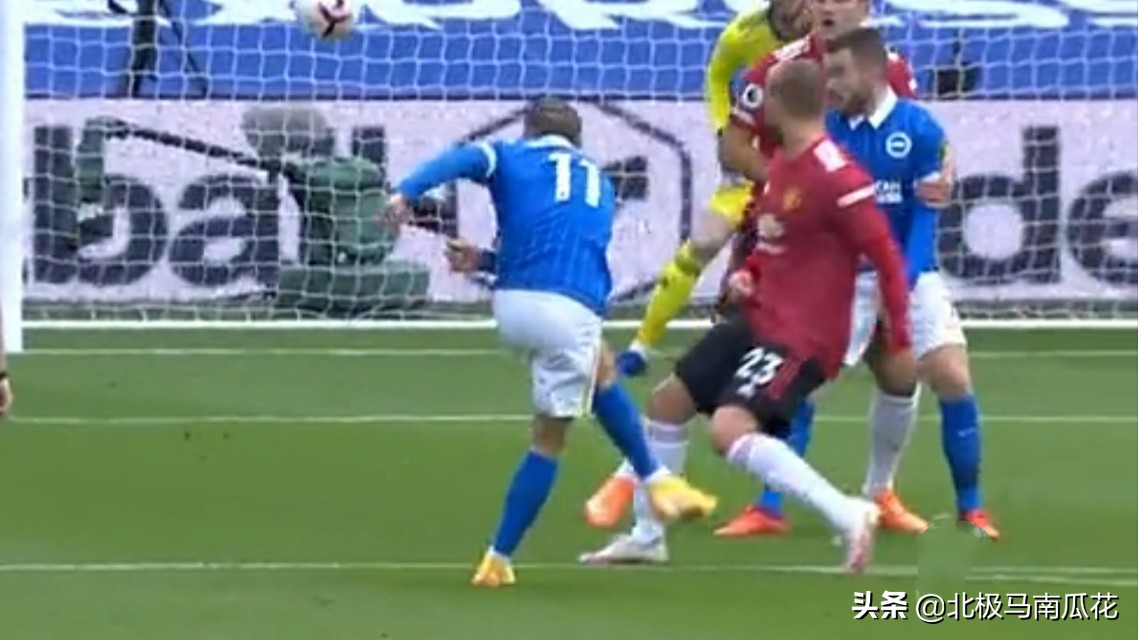 你没看错，曼联的确穿的红色球衣；德赫亚该把球门带走