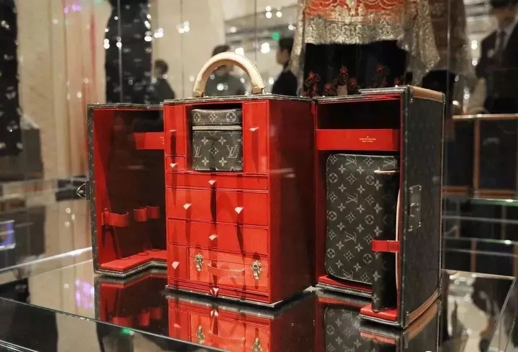 lv出过的行李箱,lv百年款