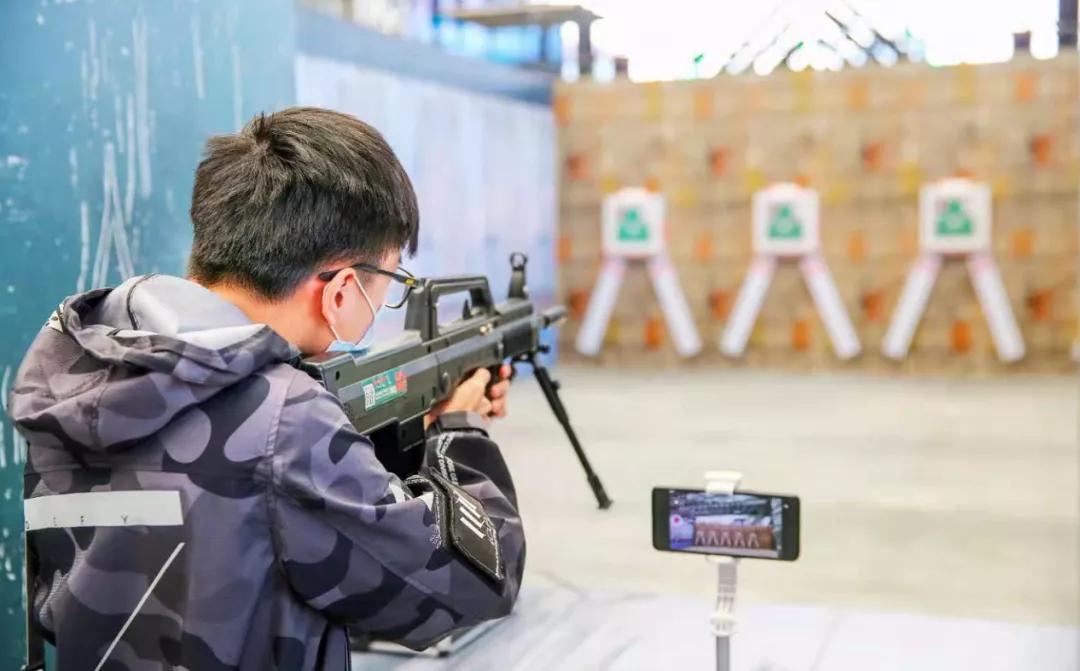 对话《少女前线》羽中：强忍着把大家都写死的冲动