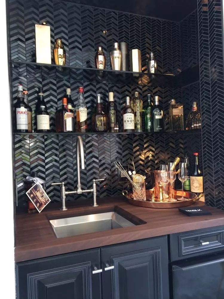 最简陋的小酒吧,家里有一个吧台酒吧