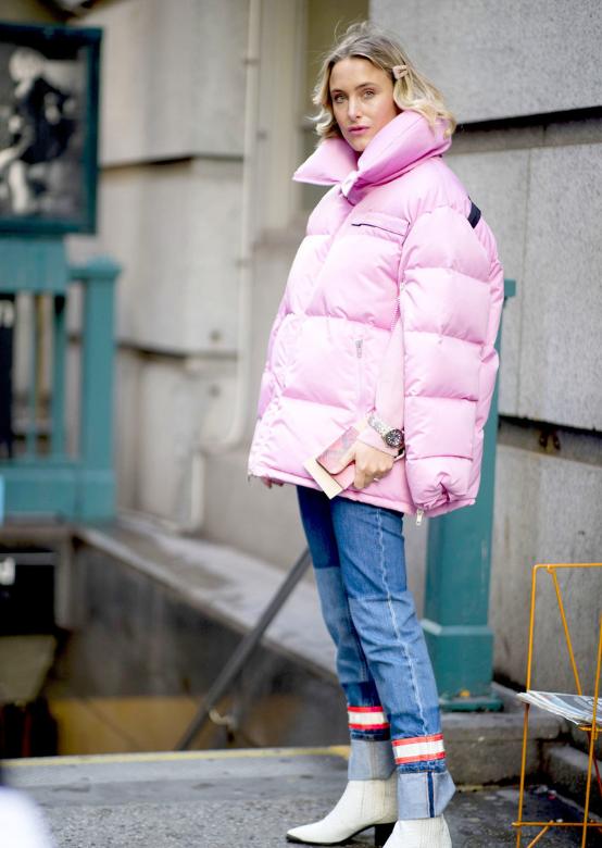 冬季牛仔裤怎么穿才好看,冬天牛仔裤怎么穿出高级感男生