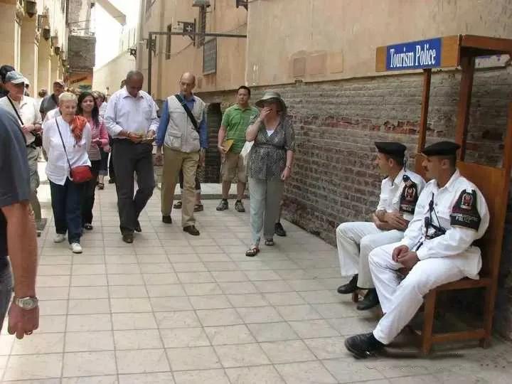 中国入境埃及必须携带2000美金吗,入埃及