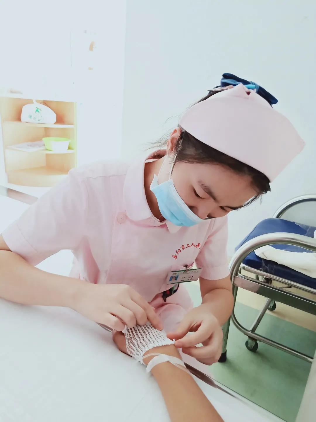 百年传承创新发展——记“全国三八红旗集体”岳阳市二人民医院护理团队