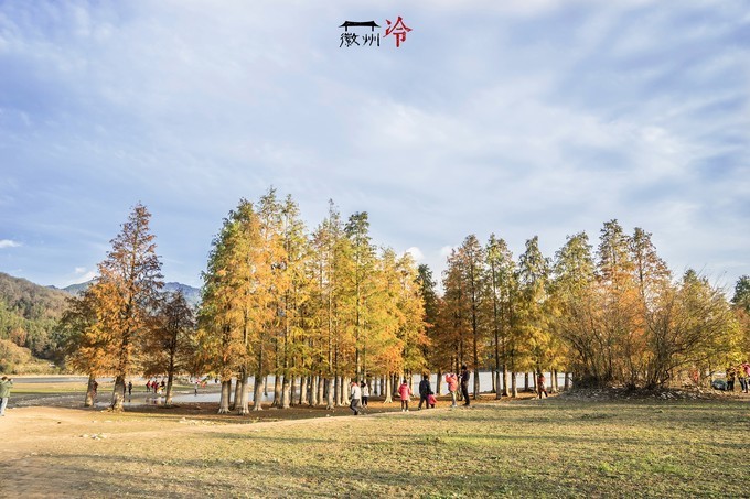 「徽州冷」宏村秋深晴少，友谊地久天