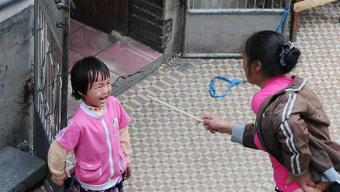 父母如何化解孩子脾气,父母脾气暴躁如何对付