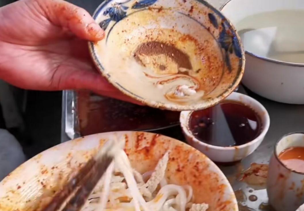 武功大叔咸阳国棉二厂卖凉皮,武功镇七十岁老人卖凉皮