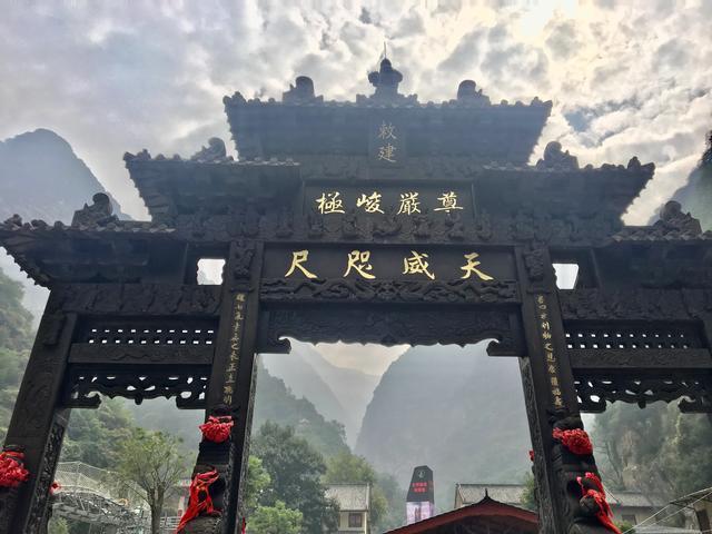 华山自驾最惊险的道路,华山最惊险的公路