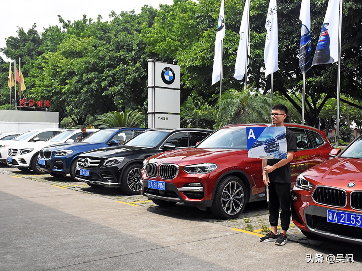 奔驰glc300和宝马x3哪个好一点,宝马x32022款和2021款对比