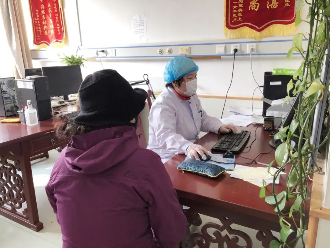 致敬巾帼战疫英雄,致敬坚守一线的巾帼英雄