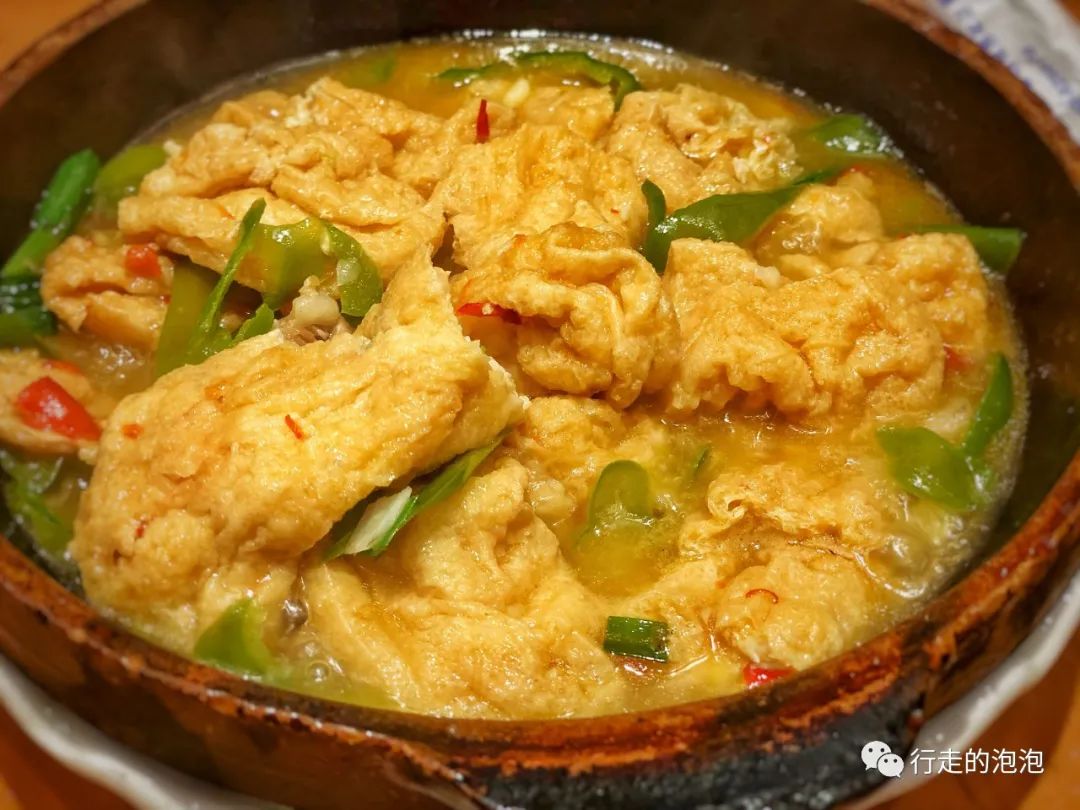 「岳阳攻略」被誉为“湖南夜宵扛把子”的烧烤城，还是小龙虾基地