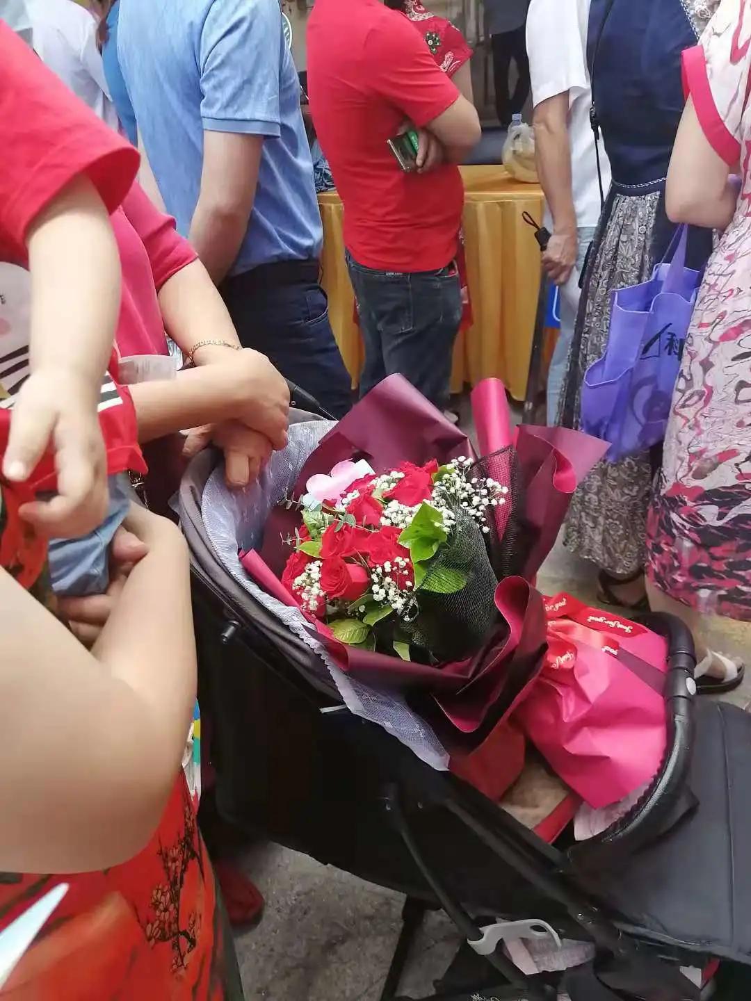 萌娃、萌宠纷纷抢镜！今年高考作文，深圳学生躺赢？