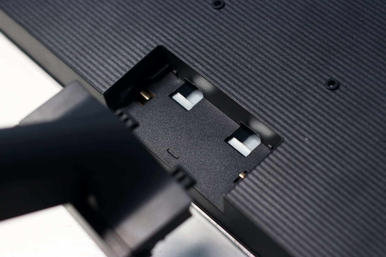 三星显示器玄龙骑士4k144hz,三星32英寸4k显示器s32a700nwc