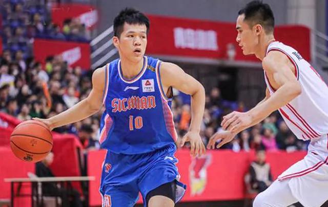 数据流丨喜欢斯玛特的“大侠”莫蒙尘，还需提升啥才能立足联盟？