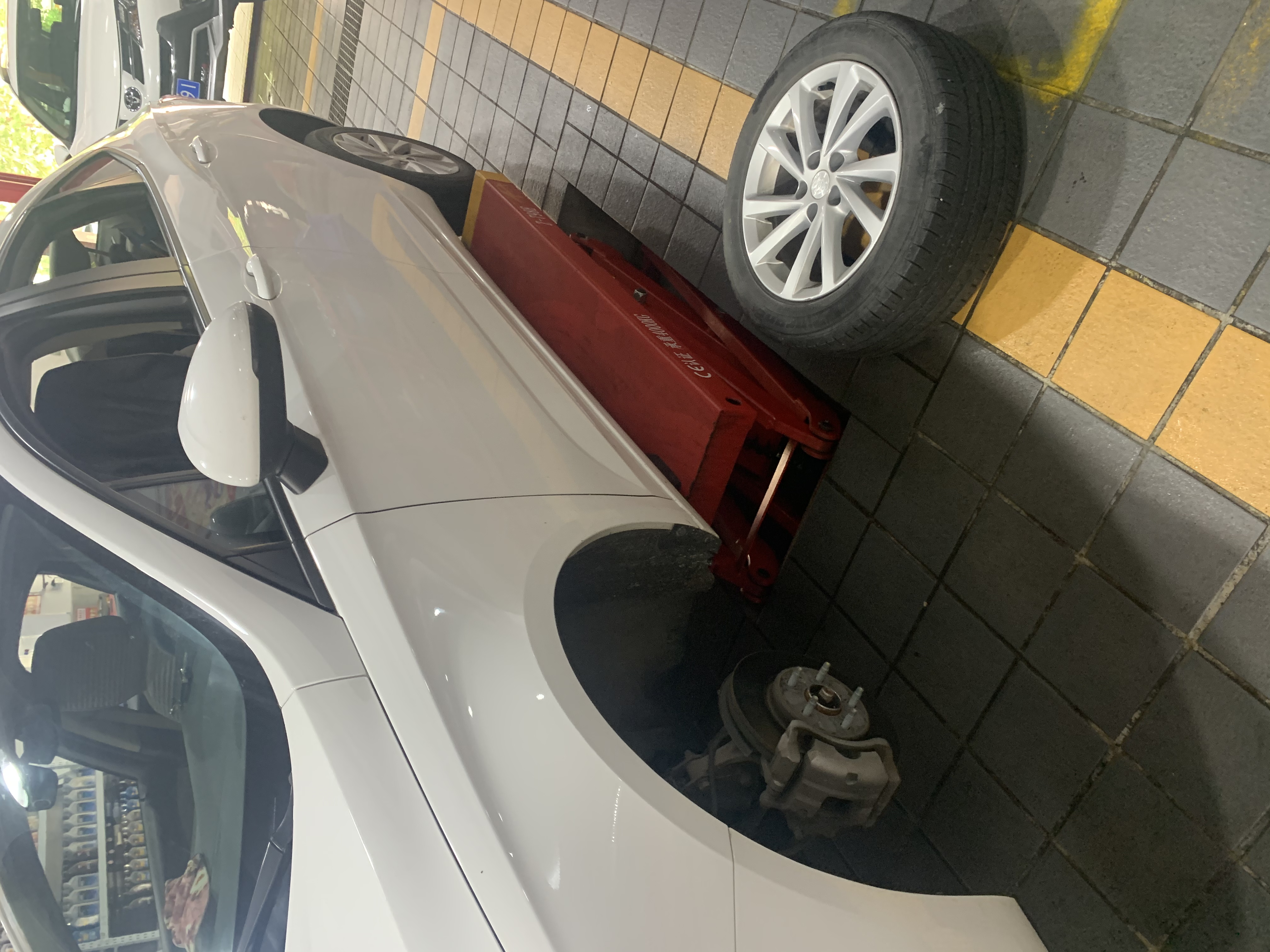 别克威朗更换轮胎普利司通绿歌伴EP300,一周体验