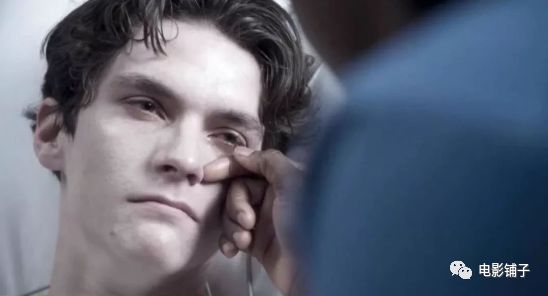 为这段「忘年恋」哭成狗