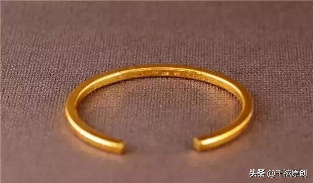 金镯银镯别贴肉戴？圆形变方形，是买到假货，还是戴的方法不对？