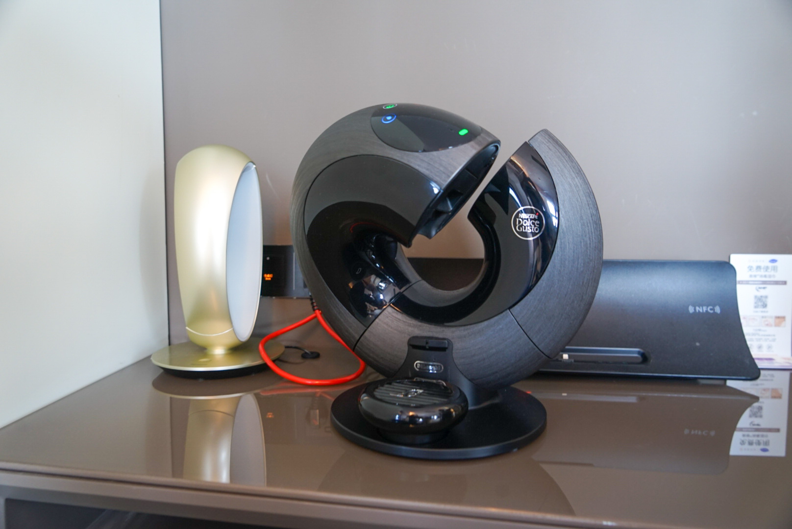 女子在酒店遇到奇葩客人,美女遇到奇葩保镖