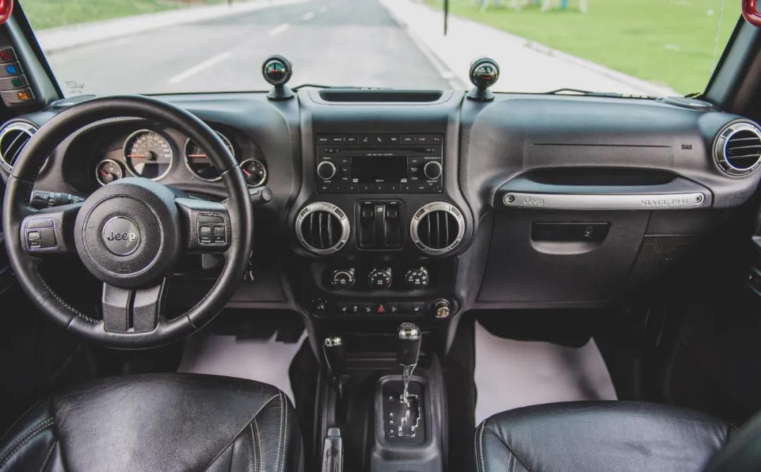 在城中开牧马人代步的人？我敬你是条汉子！