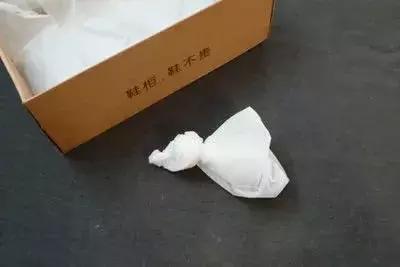 买了20年鞋，才知道鞋盒里的那层白布这么重要，以前太浪费了！