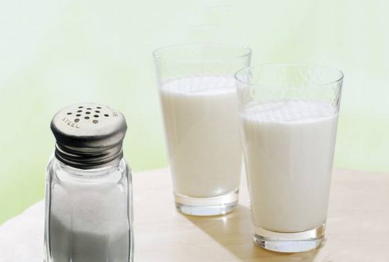 鼻子两侧去黑头最实用的方法,去鼻子黑头的正确方法