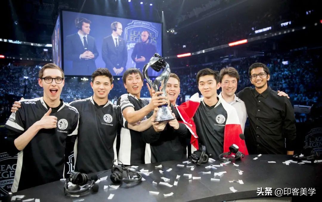 今天的电竞游戏圈，依然是男主世界？