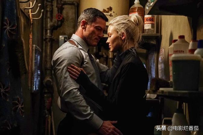 「安娜」这个美艳冰霜的顶级超模，让法国人拍的间谍片太“欲”了