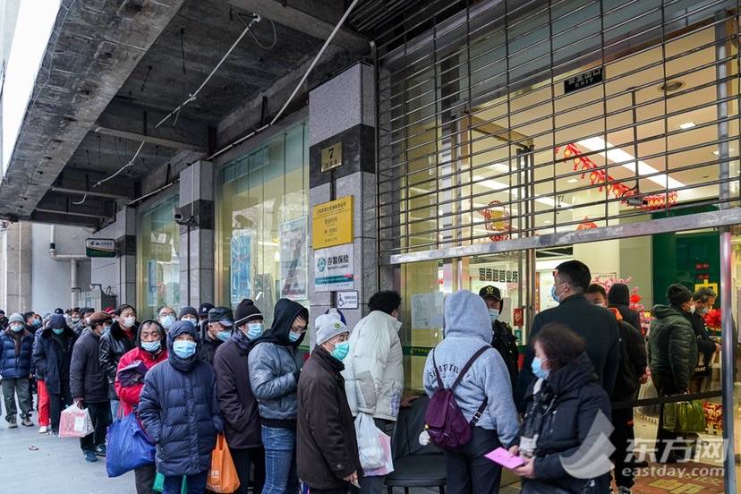 方寸之间展牛气86岁老邮迷准备圆了自己多年的梦