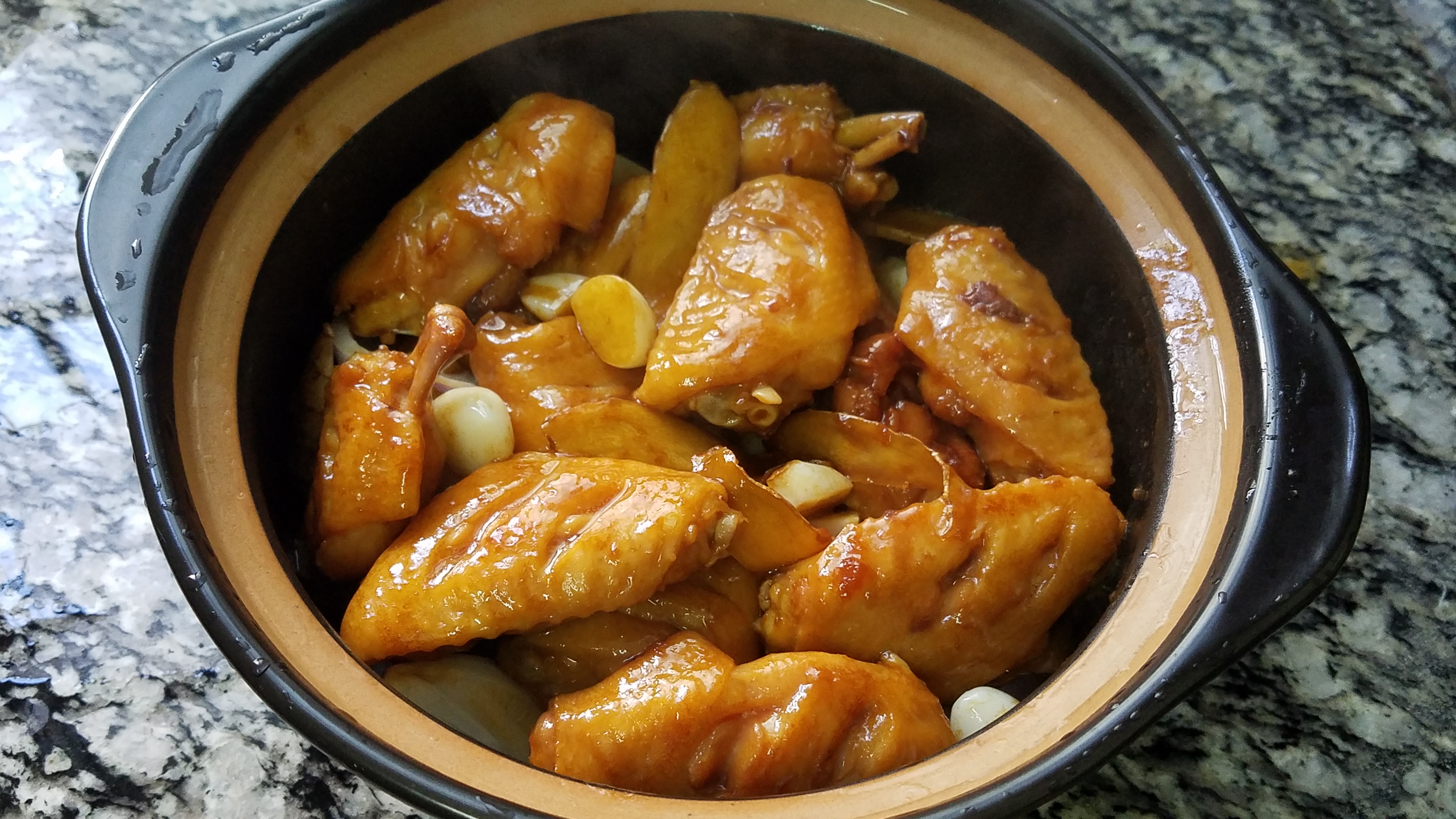 香喷喷的烤鸡奥尔良鸡翅,在家也能做香喷喷的鸡翅包饭