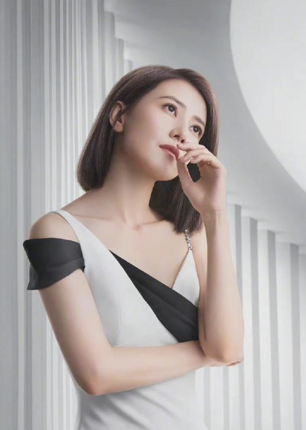 高圆圆为啥穿长裙,高圆圆当妈以后