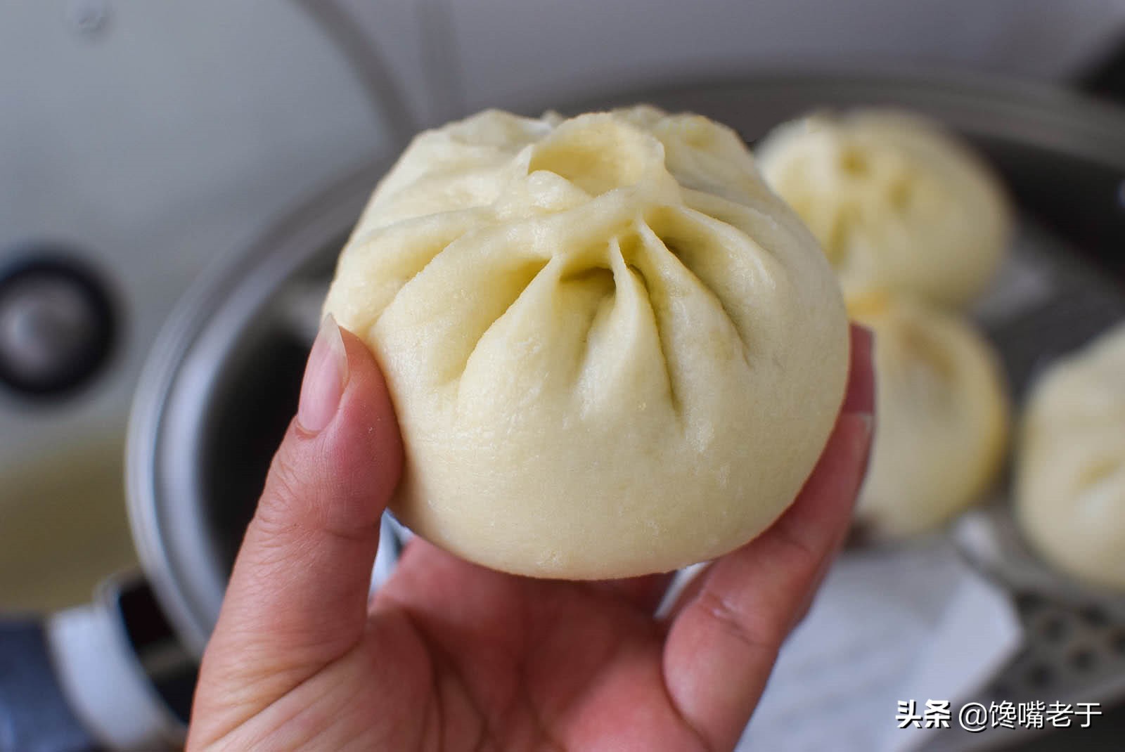 蒸包子是冷水蒸还是开水蒸包子,蒸包子是用冷水蒸好还是开水蒸好