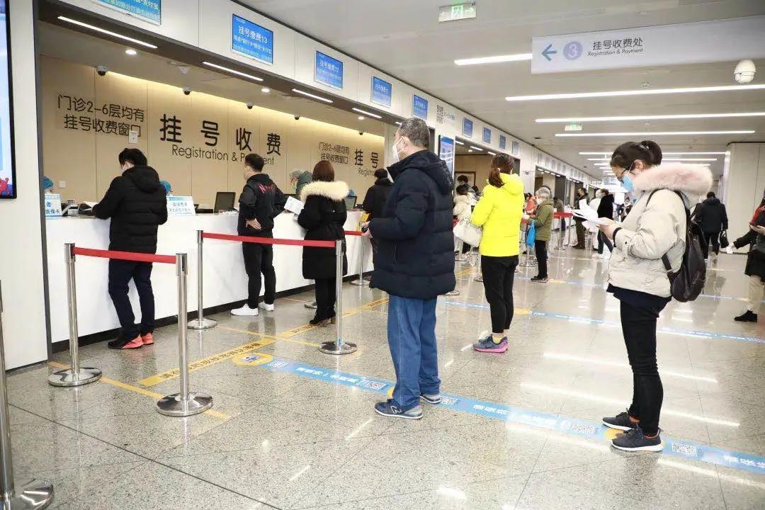 女子胸口“破洞”辗转多地，终于有医生用巧手把洞“补上了”