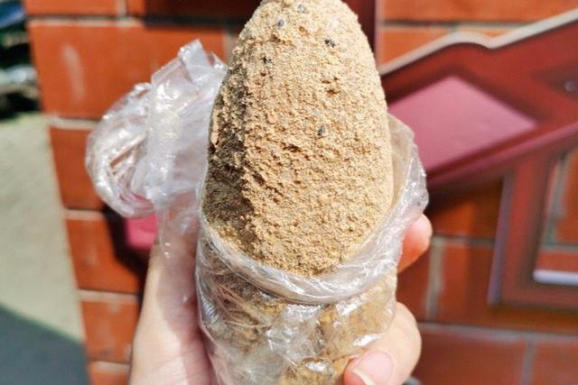 重庆糯米肉团子,重庆糯米团裹黄豆粉街边小吃