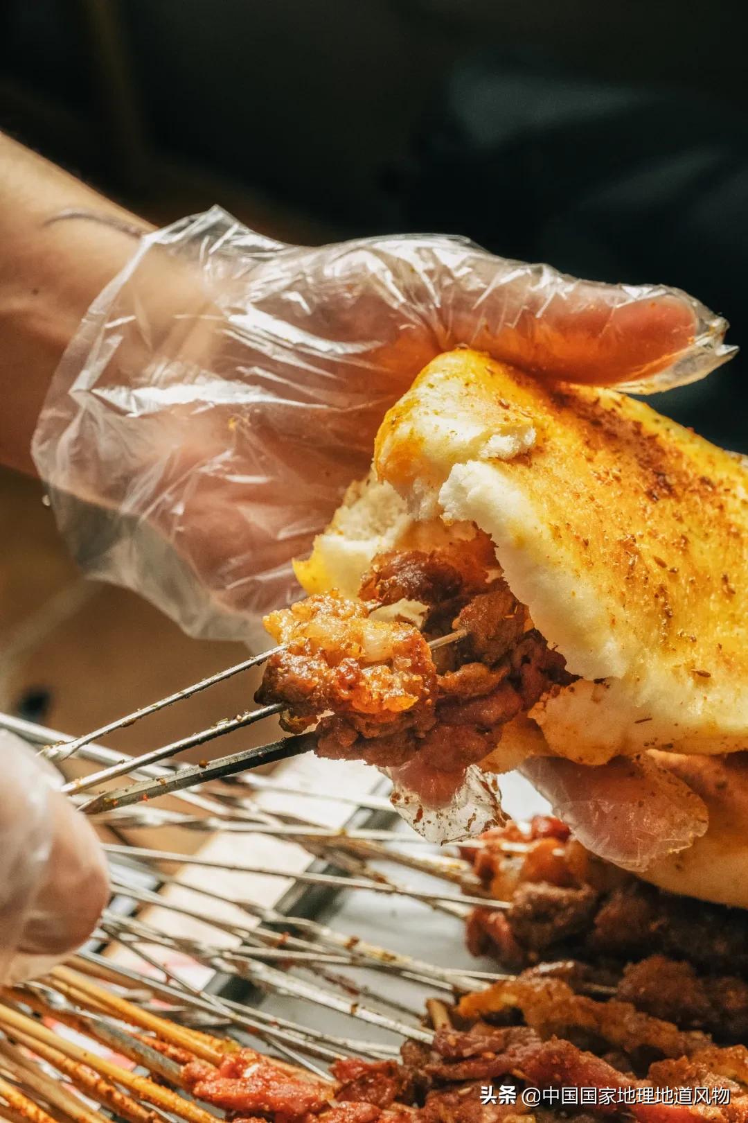 鹤岗东北烧烤,在鹤岗4个人吃一顿正宗东北烧烤