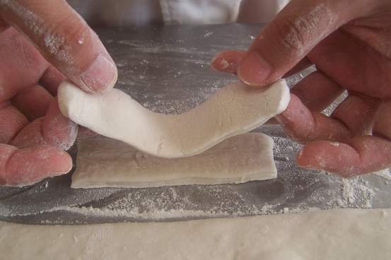 安琪油条膨松剂的使用方法,无矾油条制作及配方全部过程