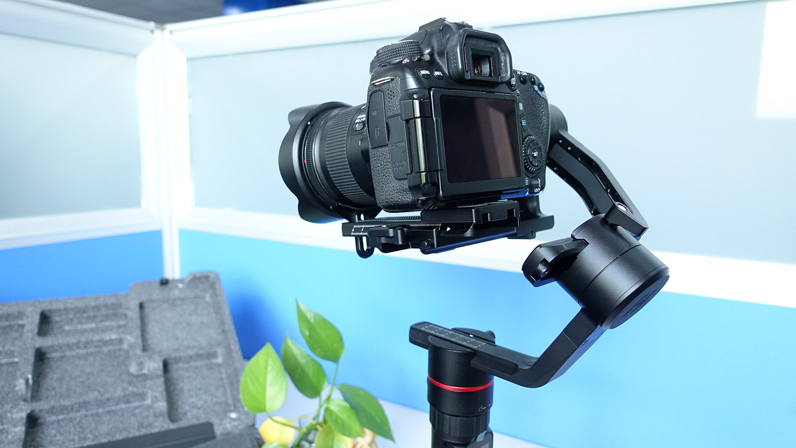 飞宇稳定器干活测评,飞宇稳定器vlogpocket评测视频