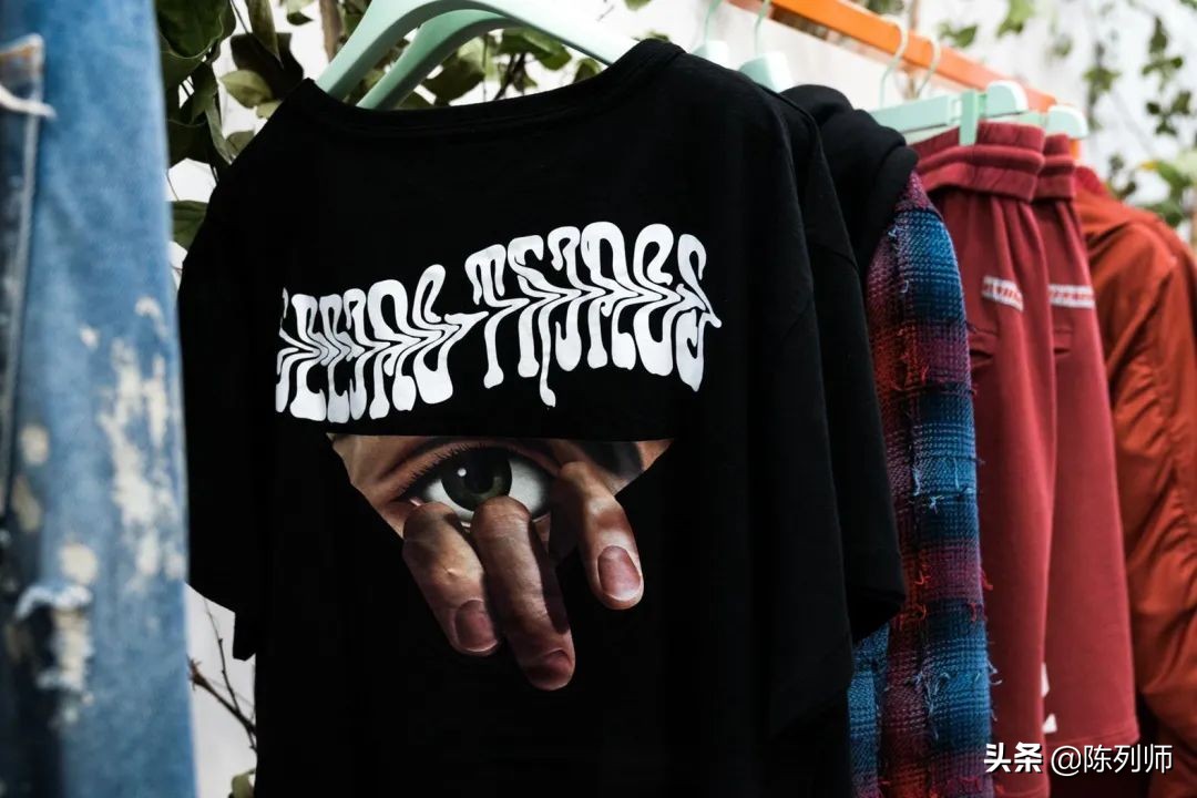 offwhite风格,白色品牌陈列搭配