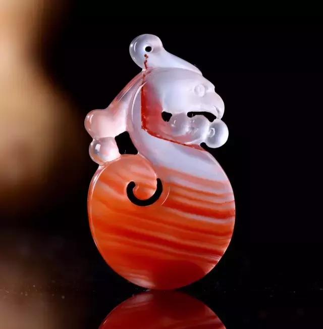 男人戴南红是不是娘,男生戴南红图文