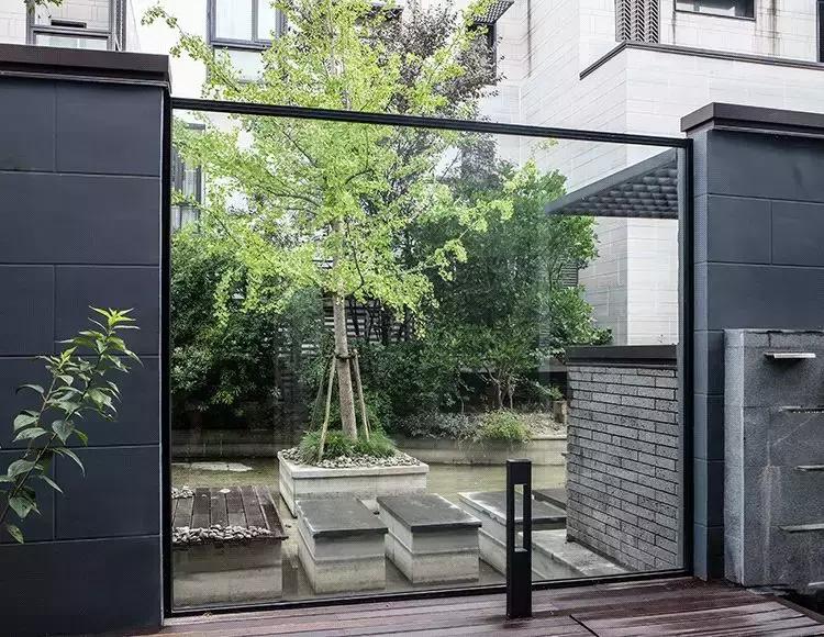 上海买房没钱装修小伙,上海24岁小伙房子装修