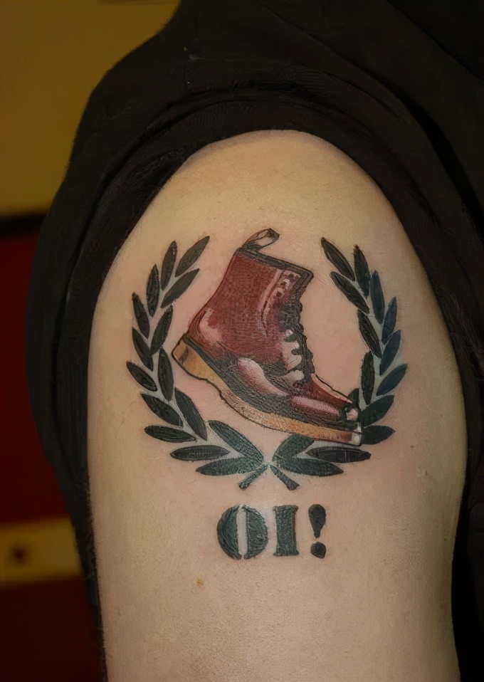 蒸汽朋克纹身和哥特纹身,又纹身又穿鼻环