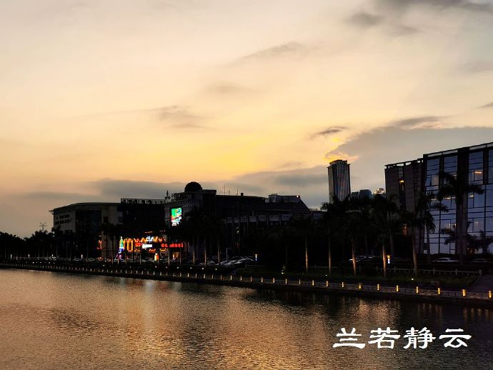 厦门源昌凯宾斯基吃一顿饭多少钱,厦门源昌凯宾斯基酒店大堂