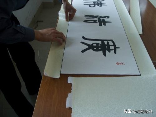 字画木框手工装裱全过程,字画装裱浆糊制作全过程视频