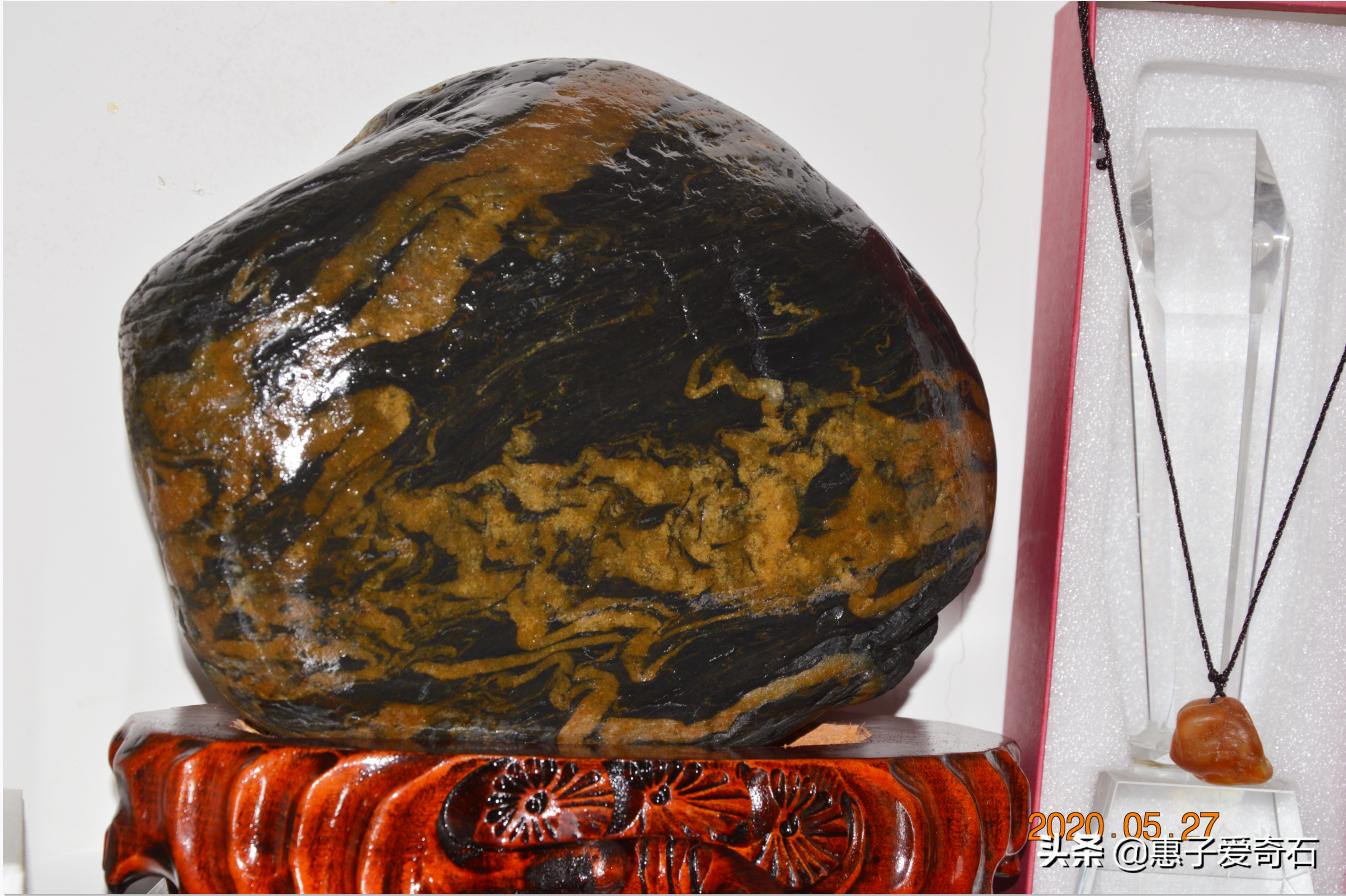 陕西渭河最好奇石图片大全,最贵的金丝玉奇石