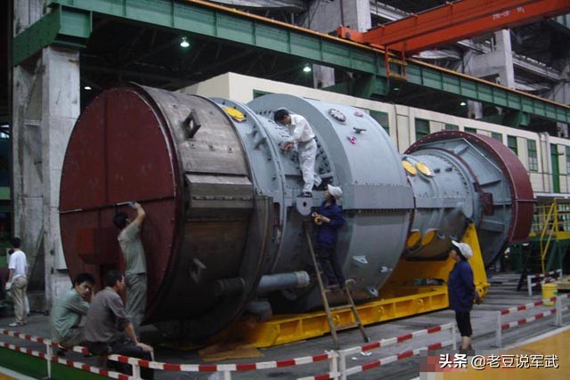 052D系列驱逐舰排水量,排水量达到了12万吨