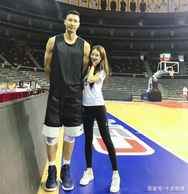 篮球拉拉队广东黄逸辉,拉拉队队长黄逸辉